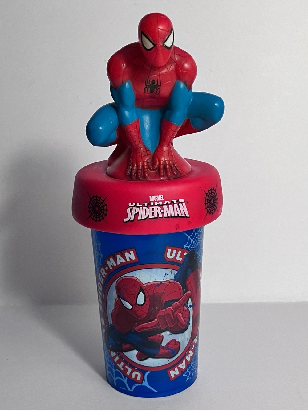 ULTIMATE SPIDER-MAN Tumbler / CROUCHING FIGURINE Screw-On Top / STRAW HOLE / EUC